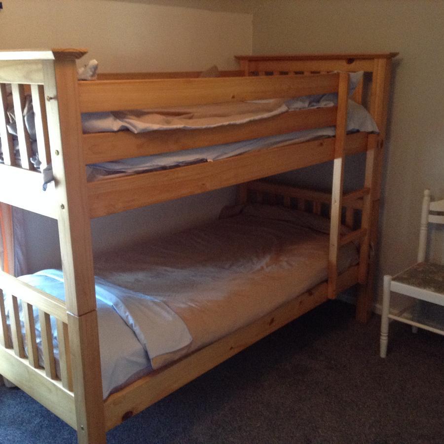 Pantyrathro International Hostel Carmarthen Bagian luar foto