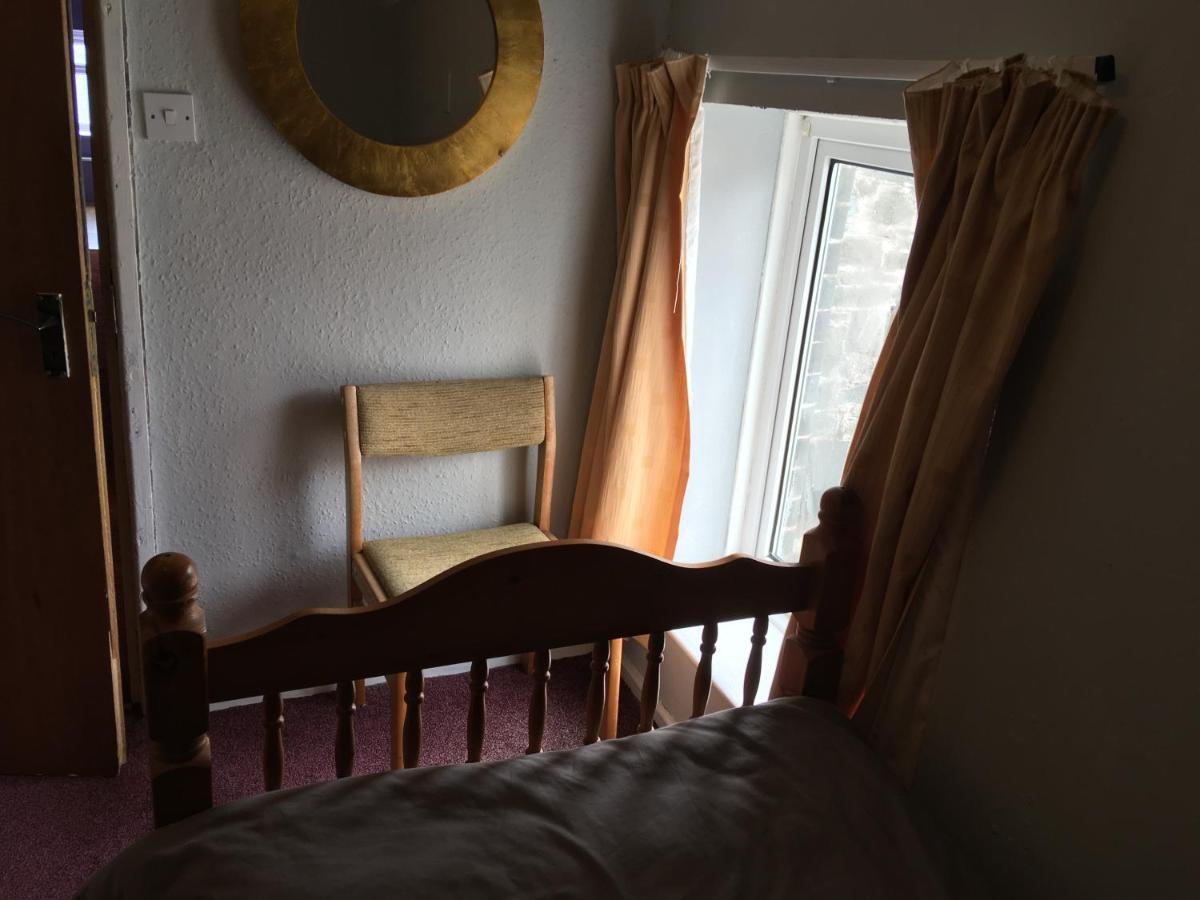 Pantyrathro International Hostel Carmarthen Bagian luar foto