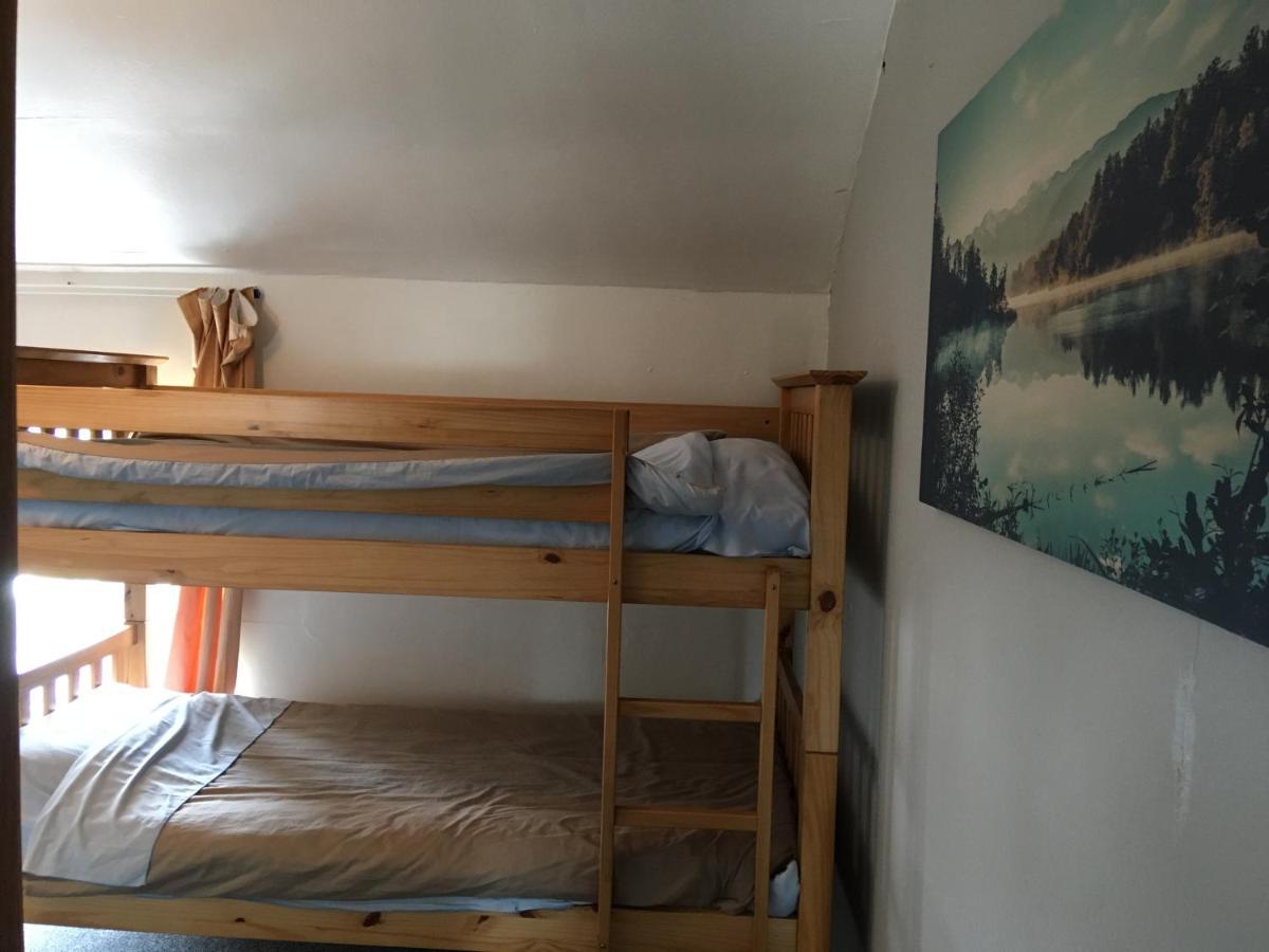 Pantyrathro International Hostel Carmarthen Bagian luar foto