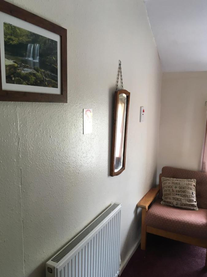 Pantyrathro International Hostel Carmarthen Bagian luar foto