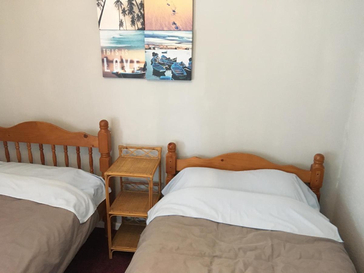 Pantyrathro International Hostel Carmarthen Bagian luar foto