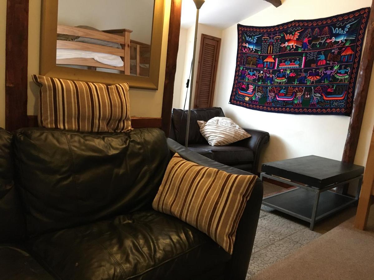 Pantyrathro International Hostel Carmarthen Bagian luar foto