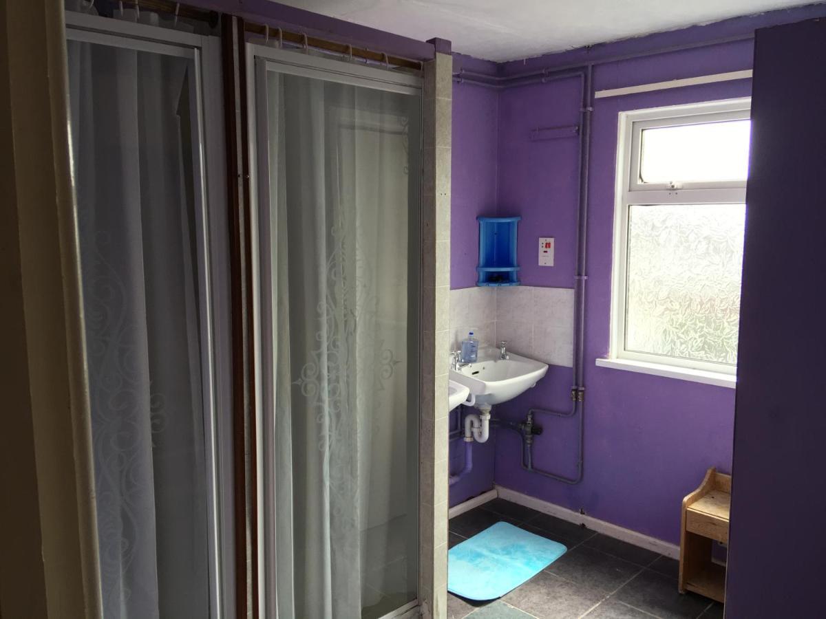 Pantyrathro International Hostel Carmarthen Bagian luar foto