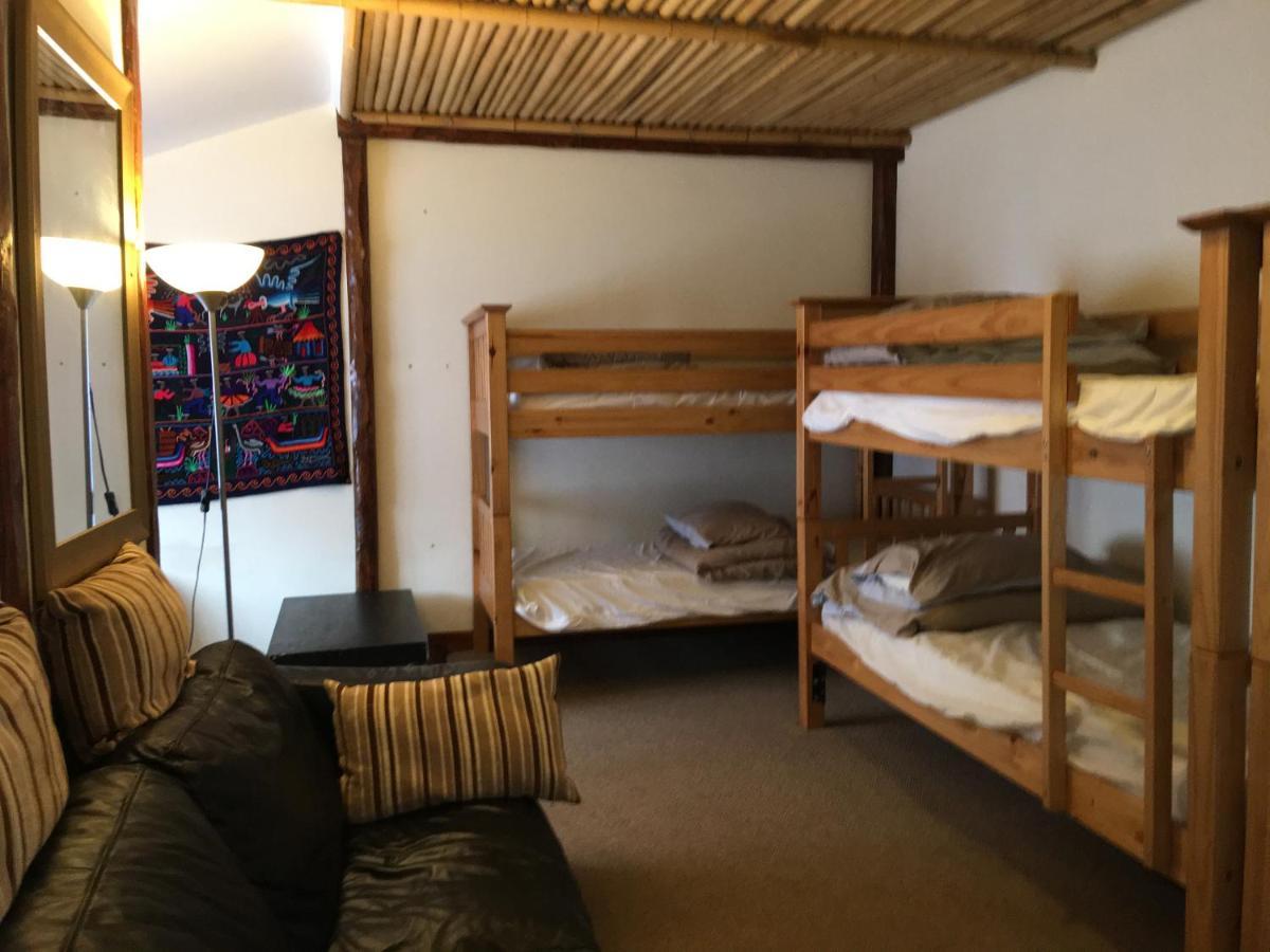 Pantyrathro International Hostel Carmarthen Bagian luar foto